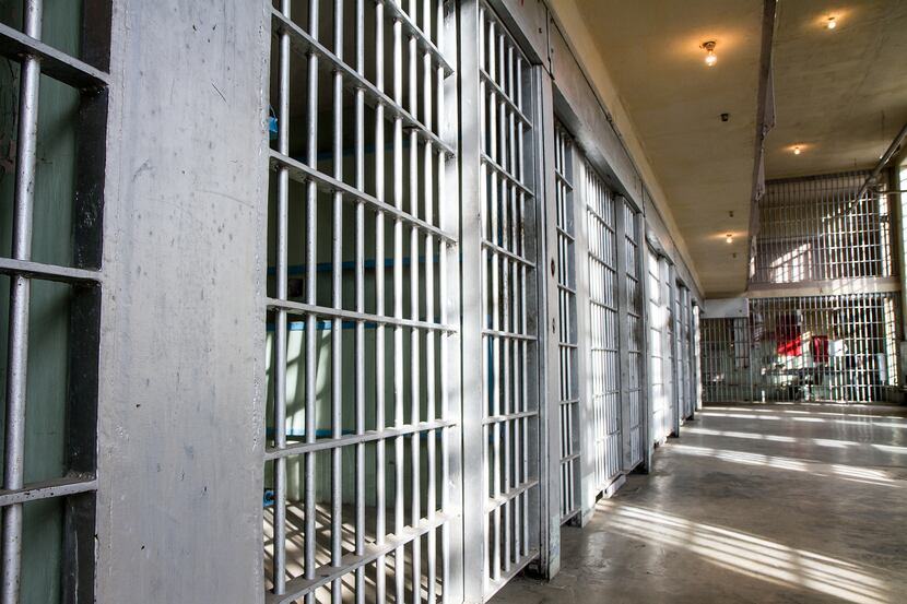 With fewer Texans incarcerated, the state will close two prisons this year.