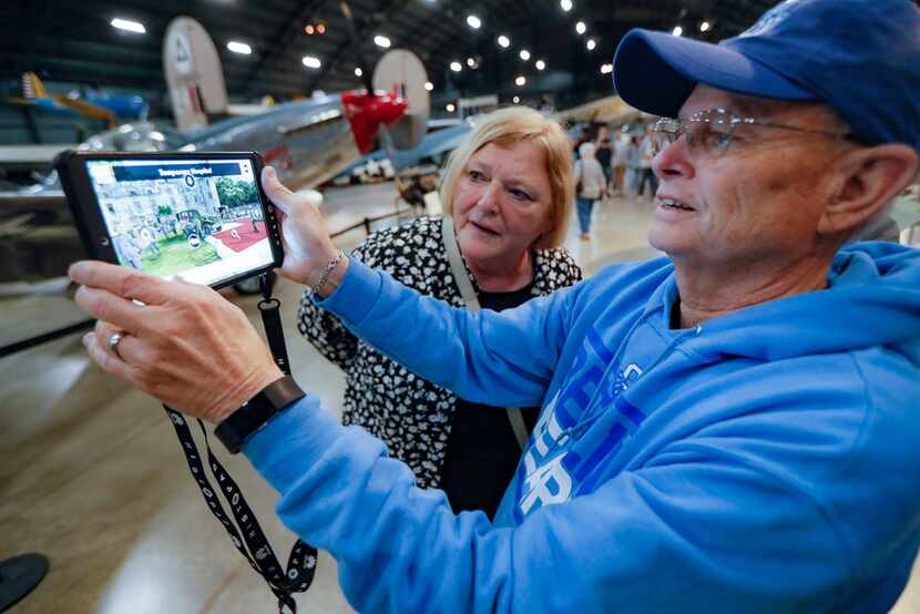 Deane Sage of Louisville, Ky., and his wife, Cathy, got an early look at the HistoPad at the...