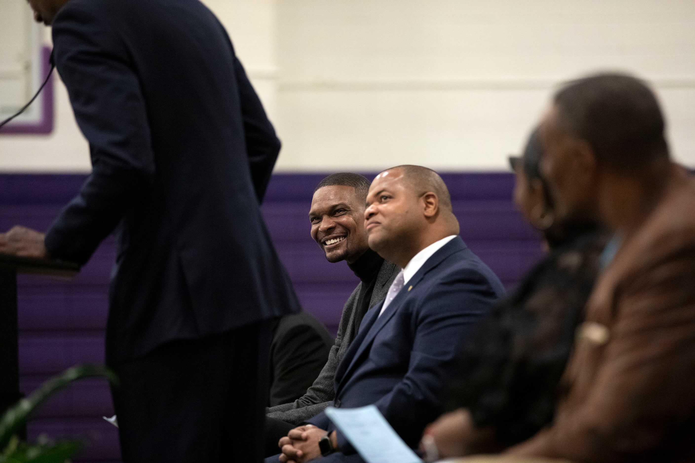 Dallas Mayor Eric Johnson awards a Key to the City to NBA Hall-of-Famer and Dallas native...