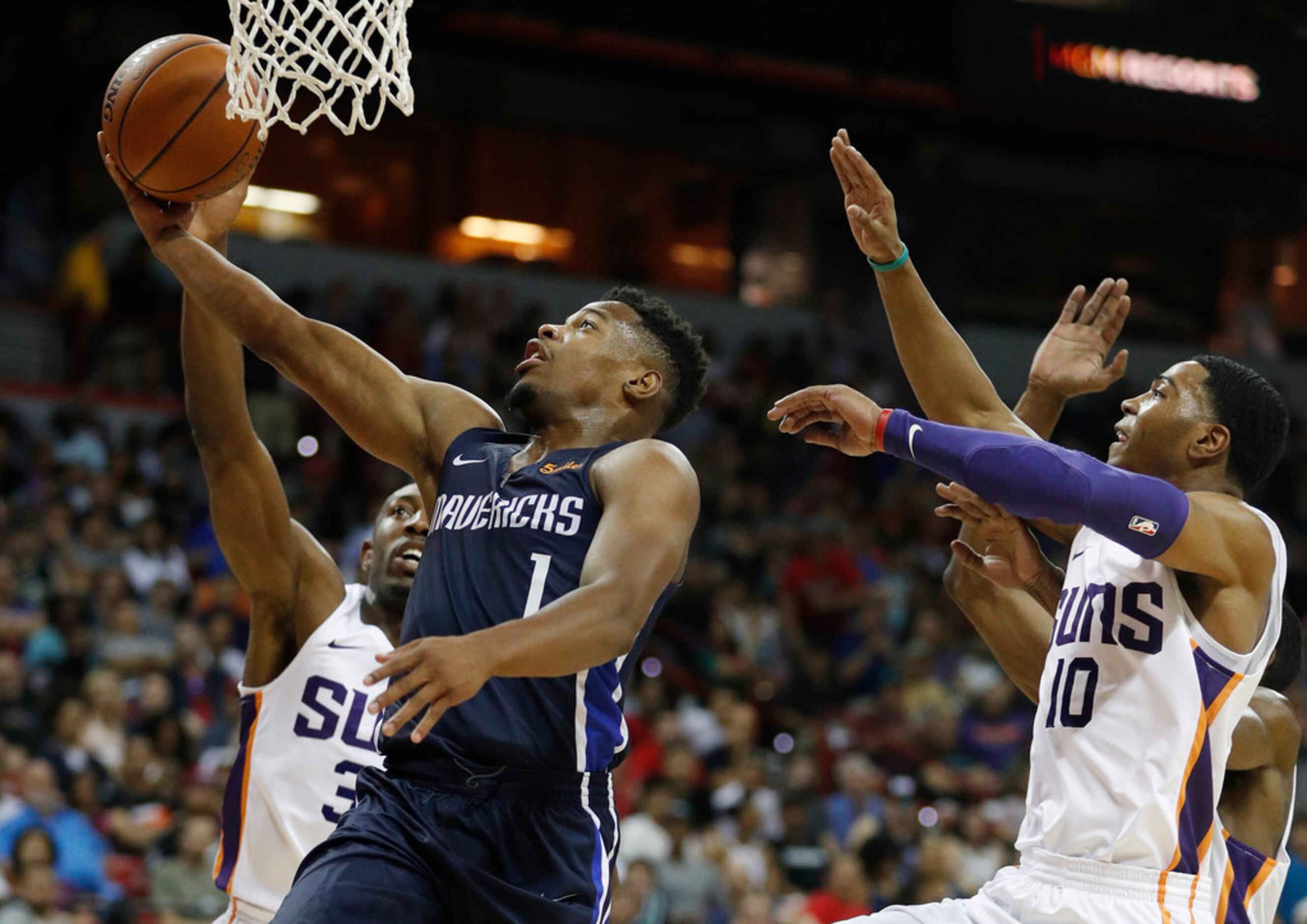 Suns pick Deandre Ayton at No. 1 in NBA draft