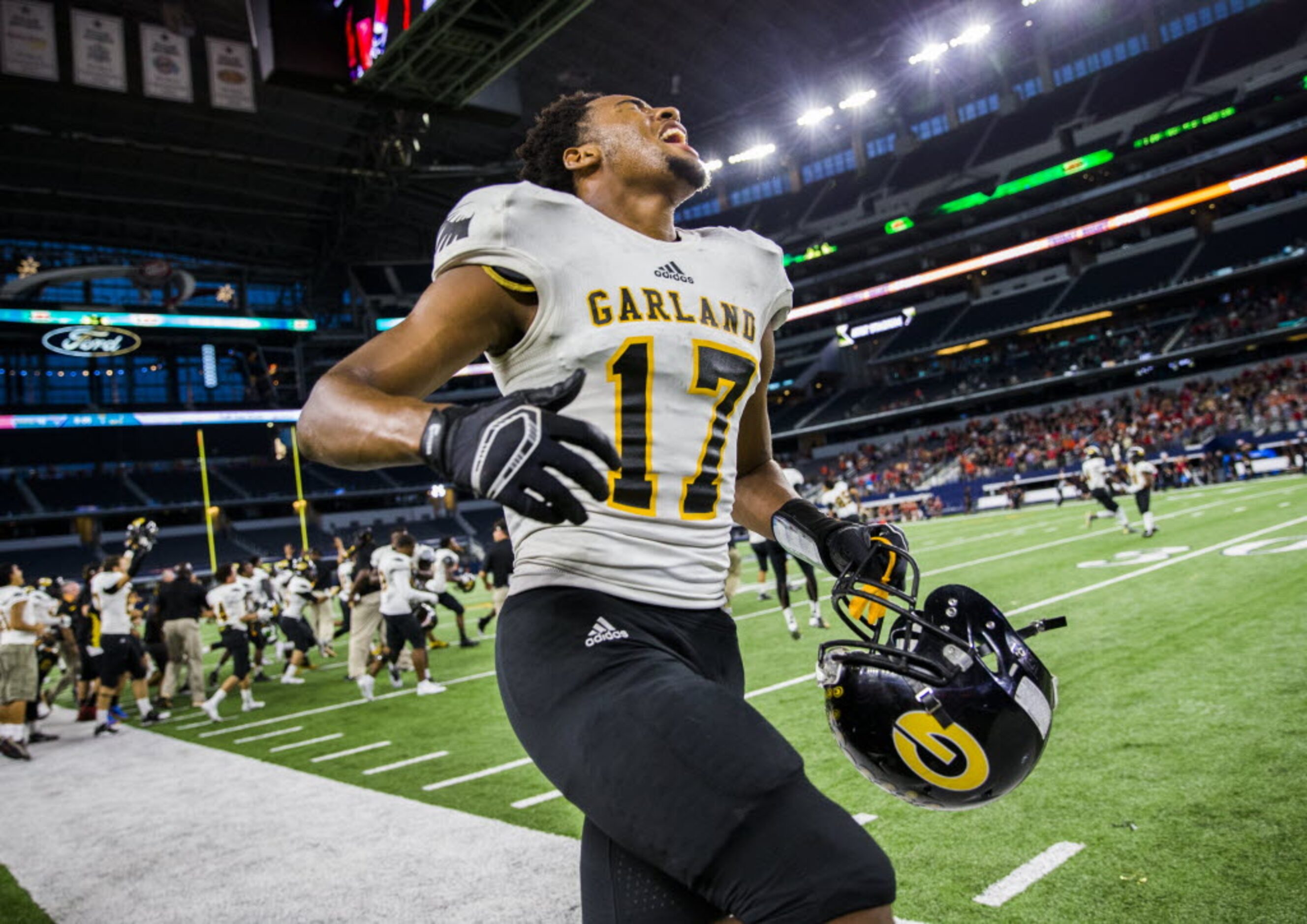 Garland wide receiver Melvin Loveless (17) celebrates a 20-16 win over Rockwall-Heath after...