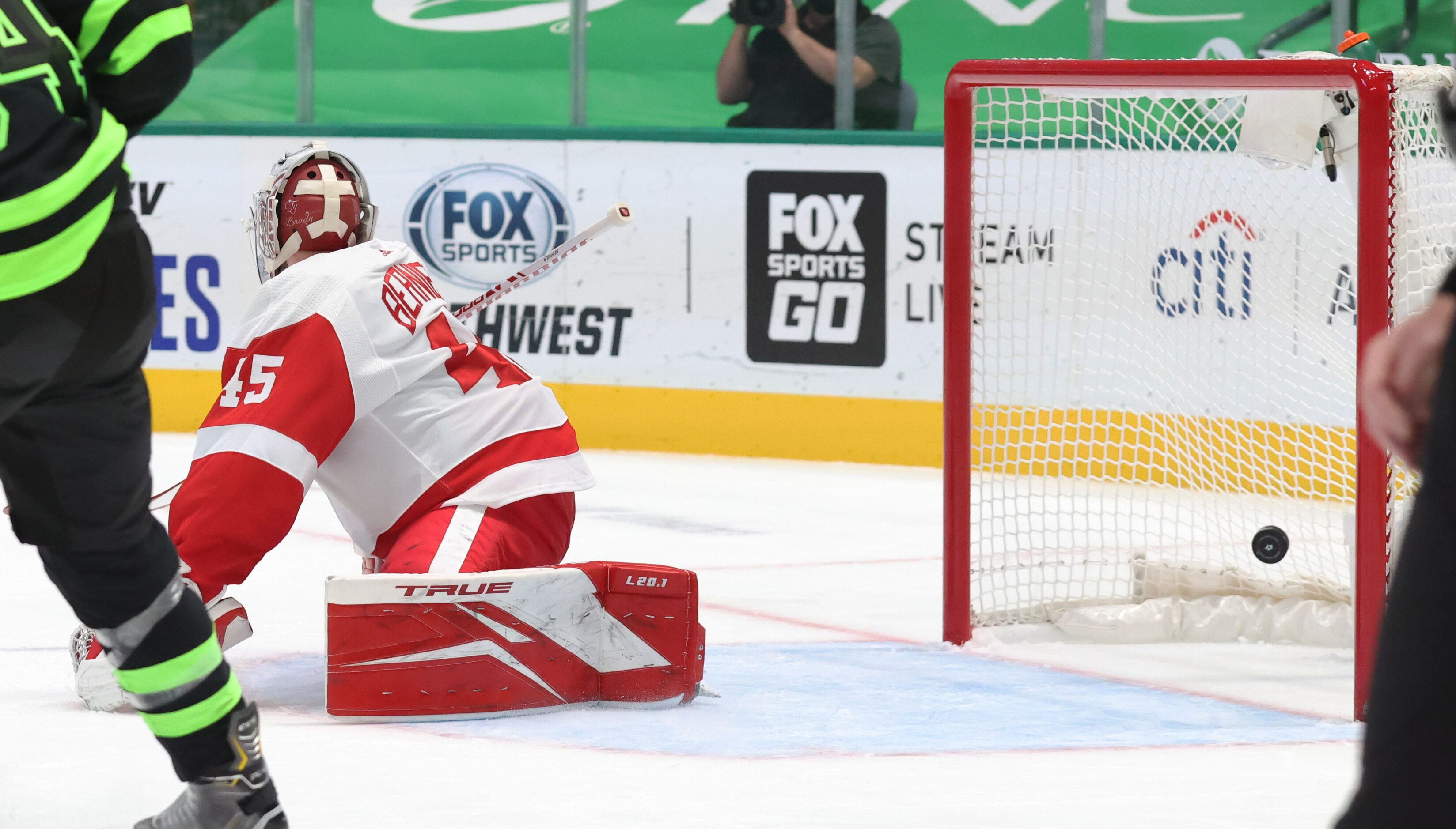 Detroit Red Wings goaltender Jonathan Bernier (45) looks back at the goal scored by Dallas...