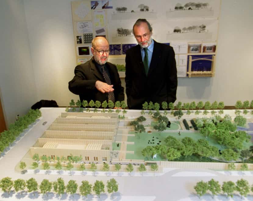 Peter Walker and Renzo Piano discuss Walker's first proposal for the Nasher garden. 