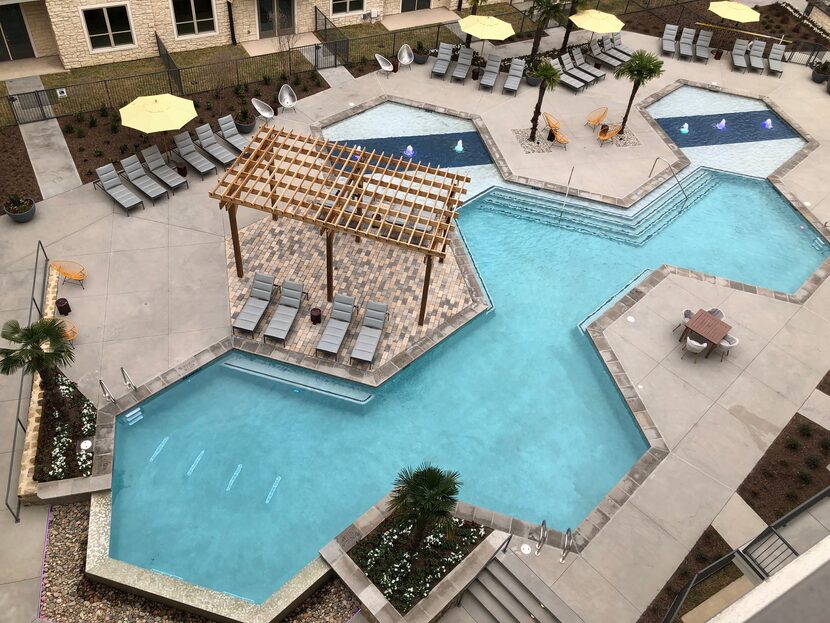 The pool courtyard at the Jefferson Promenade apartments.