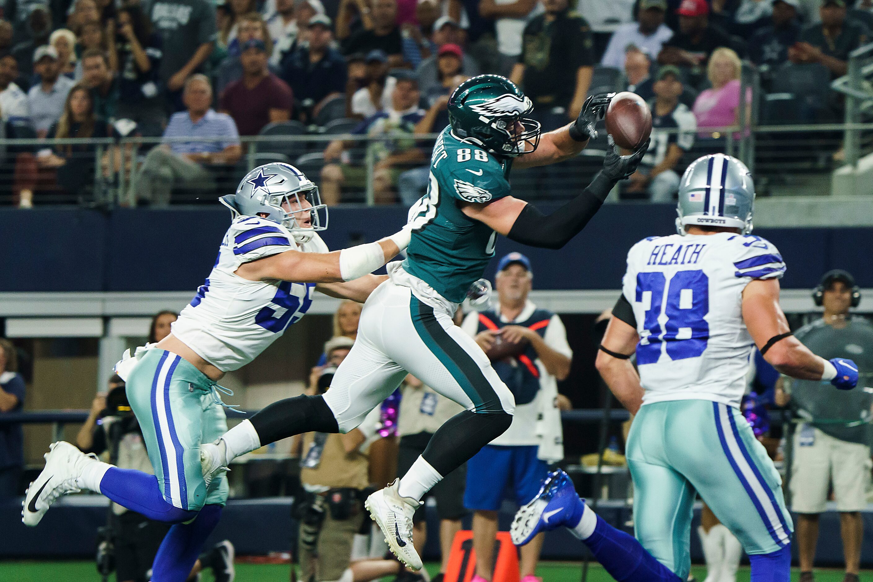 Philadelphia Eagles tight end Dallas Goedert (88) catches a touchdown  pass as Dallas...