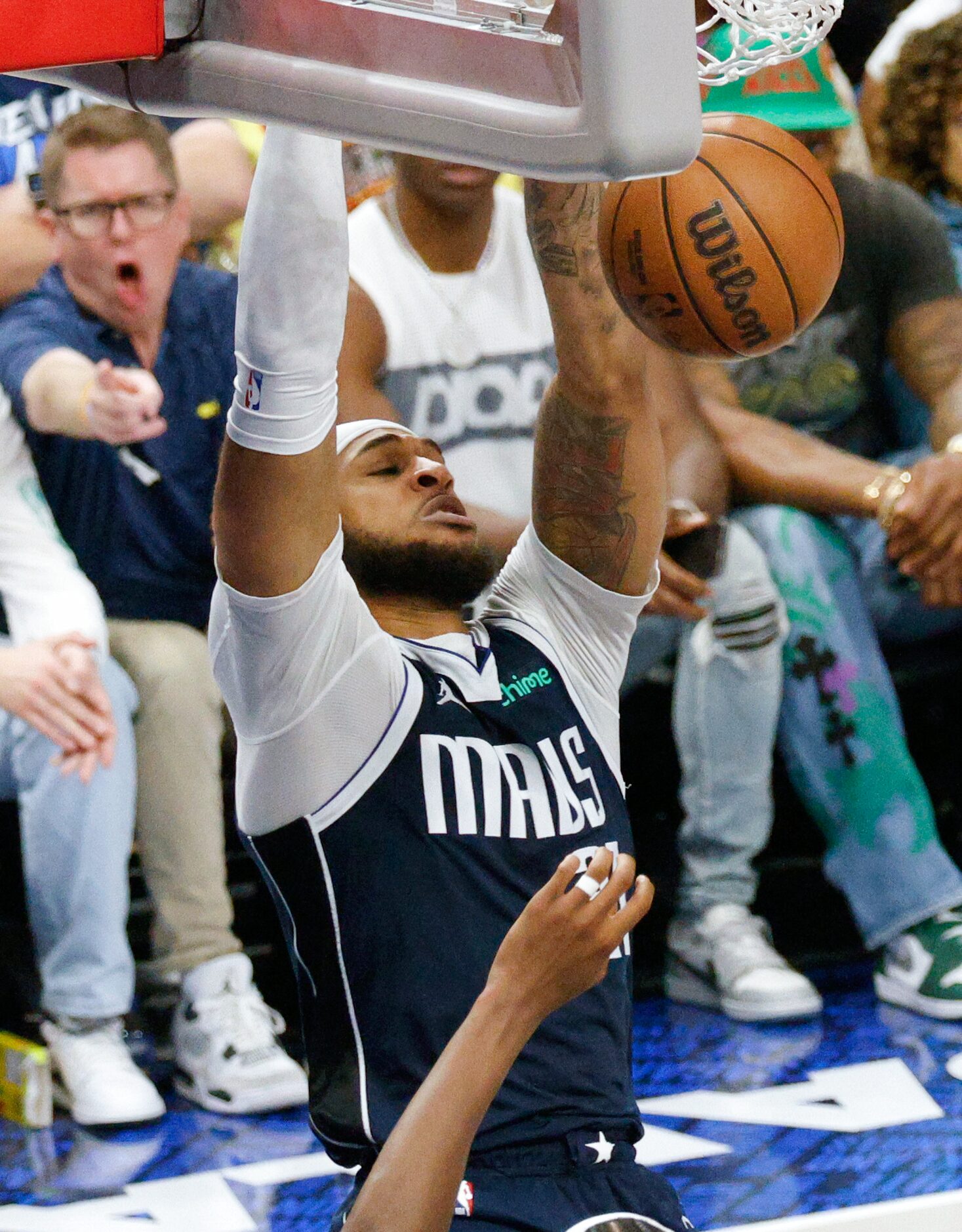 Dallas Mavericks center Daniel Gafford (21) dunks against Oklahoma City Thunder during the...