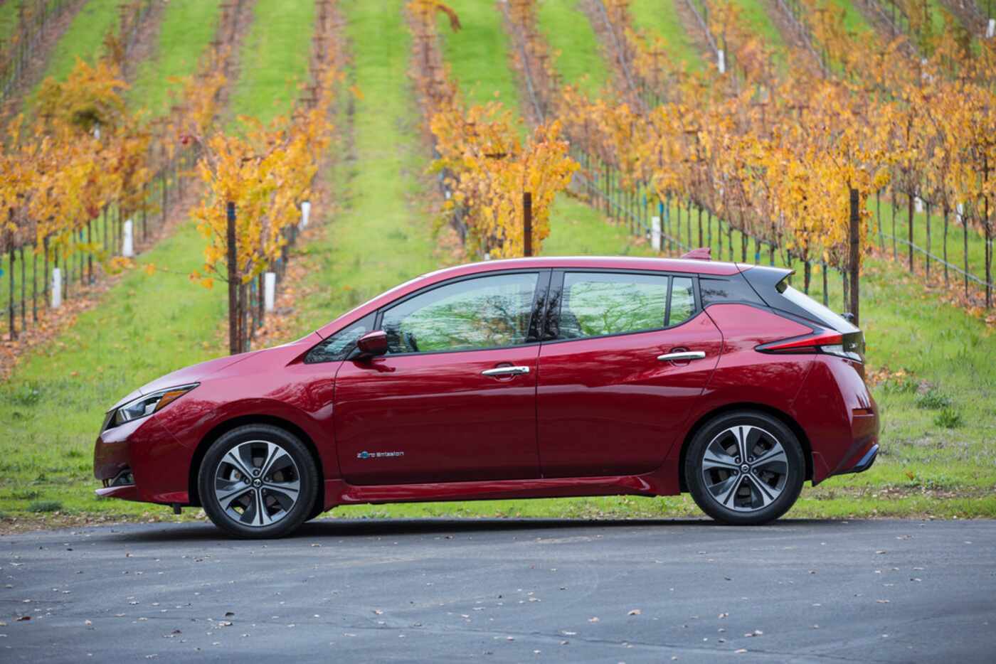 The 2018 Nissan Leaf has a new, sportier design.