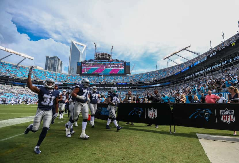 Dallas Cowboys cornerback Byron Jones (31) exits the field prior to the Dallas Cowboys 16-8...