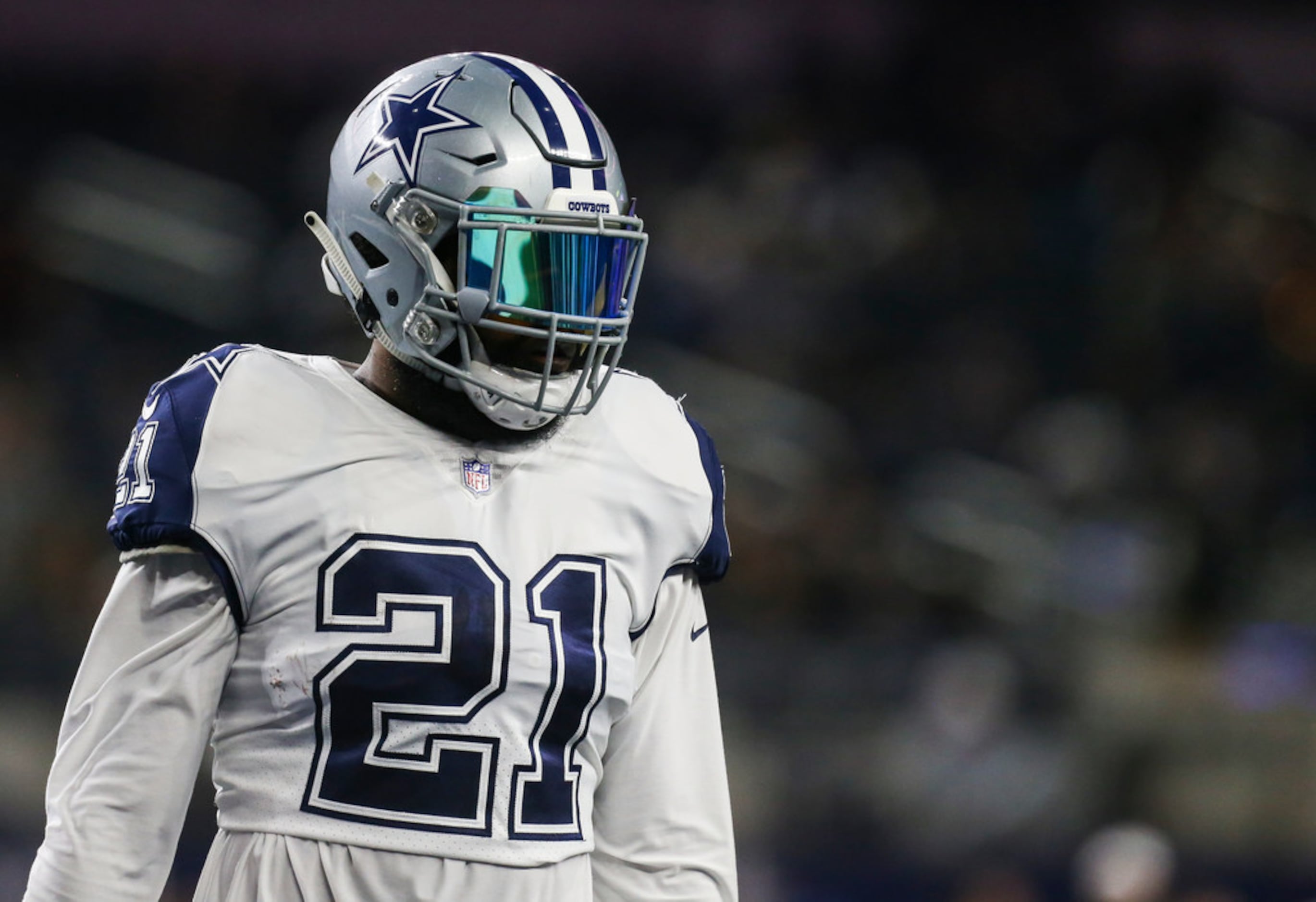 Dallas Cowboys star Ezekiel Elliott to pay for funeral of 8th-grade  football player