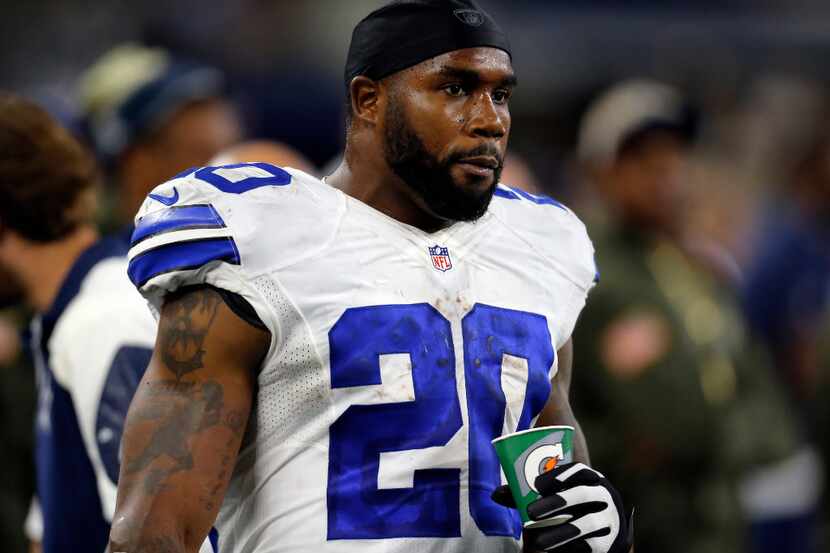 FILE - This is a Nov. 8, 2015, file photo showing Dallas Cowboys running back Darren...