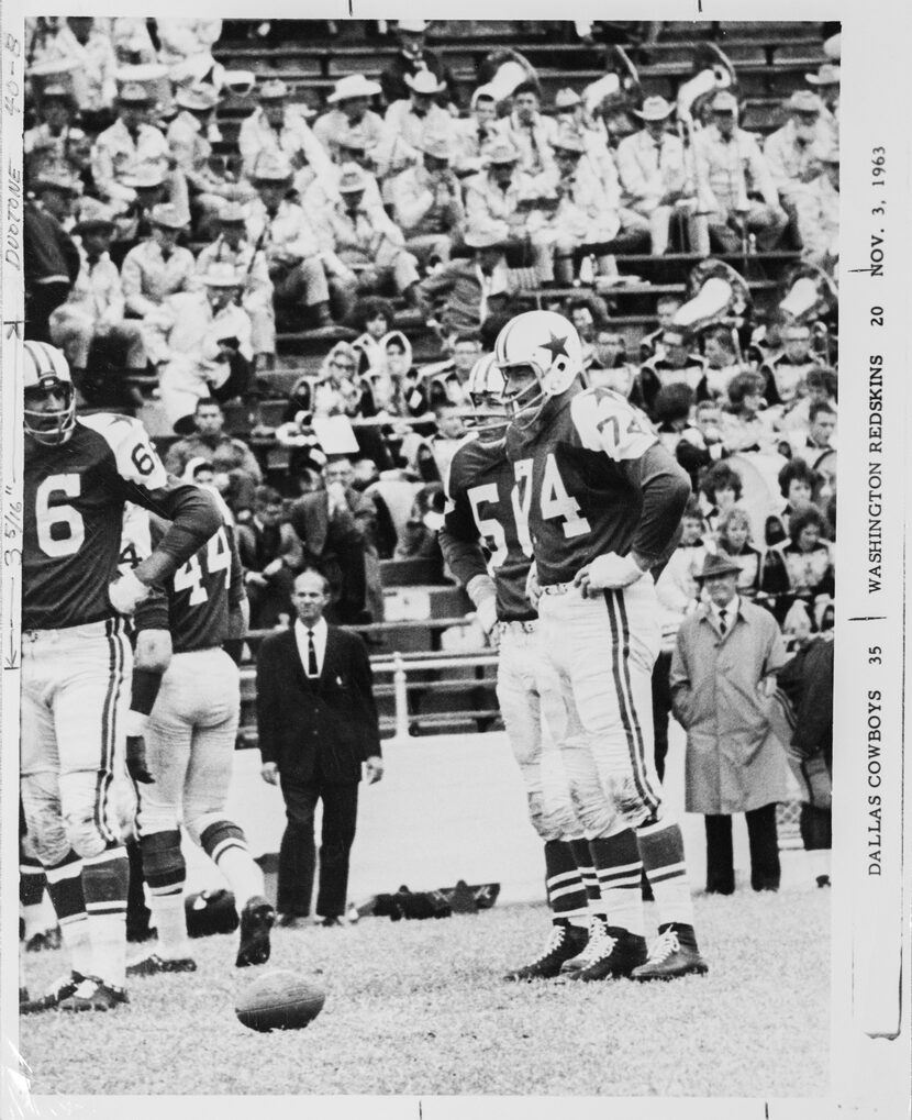 Dallas Cowboys defensive tackle Bob Lilly. Dallas Cowboys 35, Washington Redskins 20,...