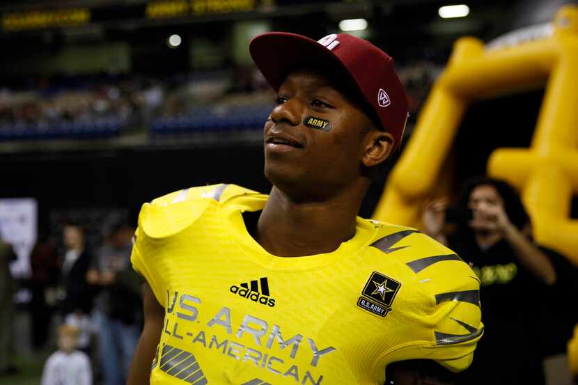 West running back Joe Mixon (28) watches from the sidelines during U.S. Army All-American...