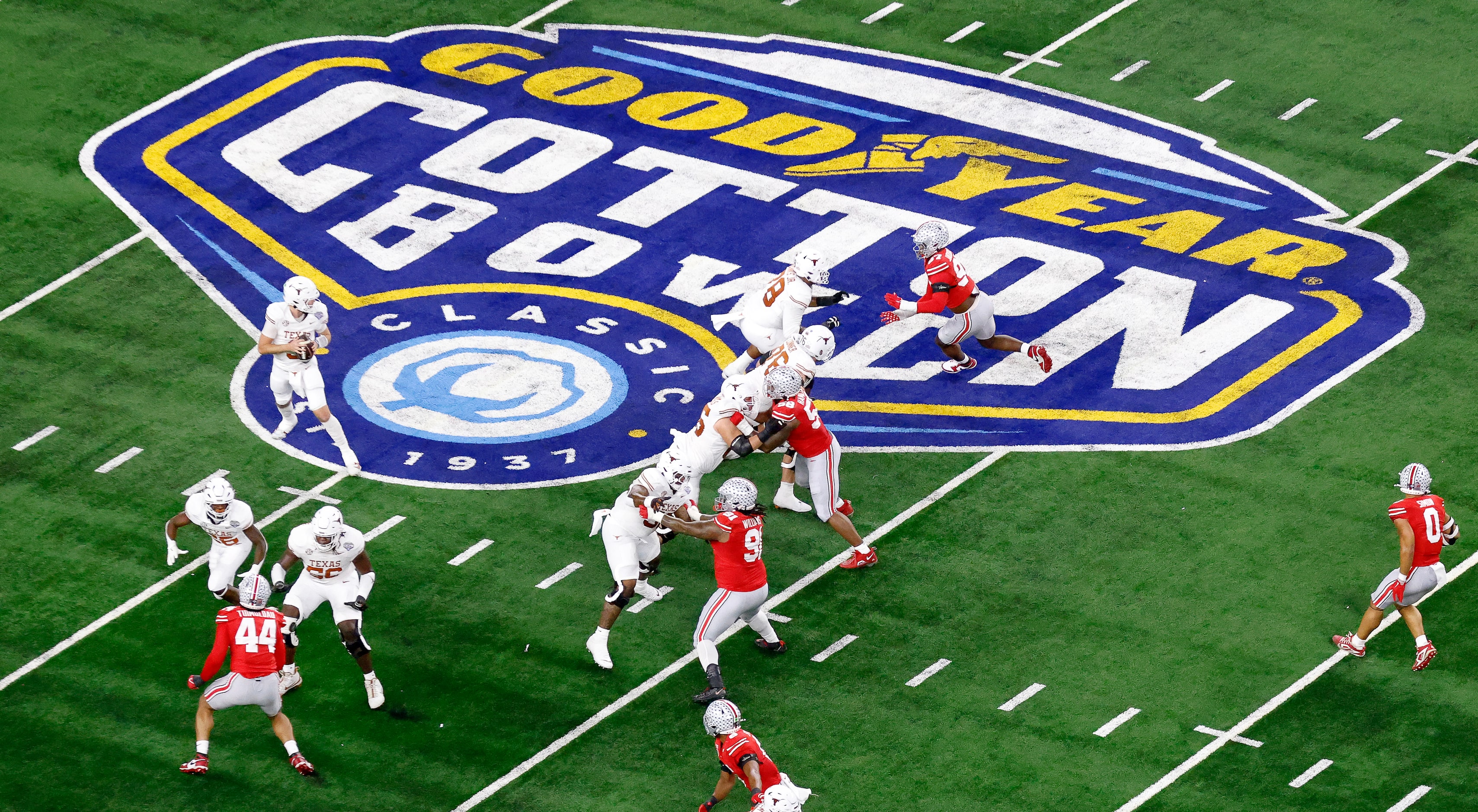 during the first quarter of a CFP semifinal game at AT&T Stadium in Arlington, January 10,...