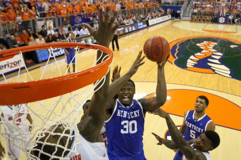 GAINESVILLE, FL - MARCH 08: Julius Randle #30 of the Kentucky Wildcats shoots the ball...