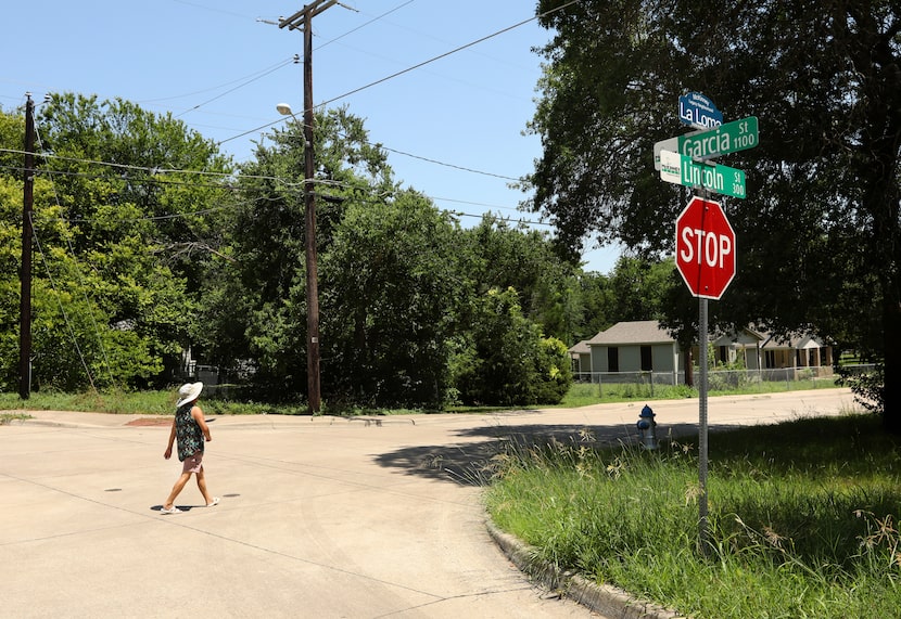 Silvia Escamilla takes a walk in the La Loma neighborhood of McKinney on Jun 28, 2023.