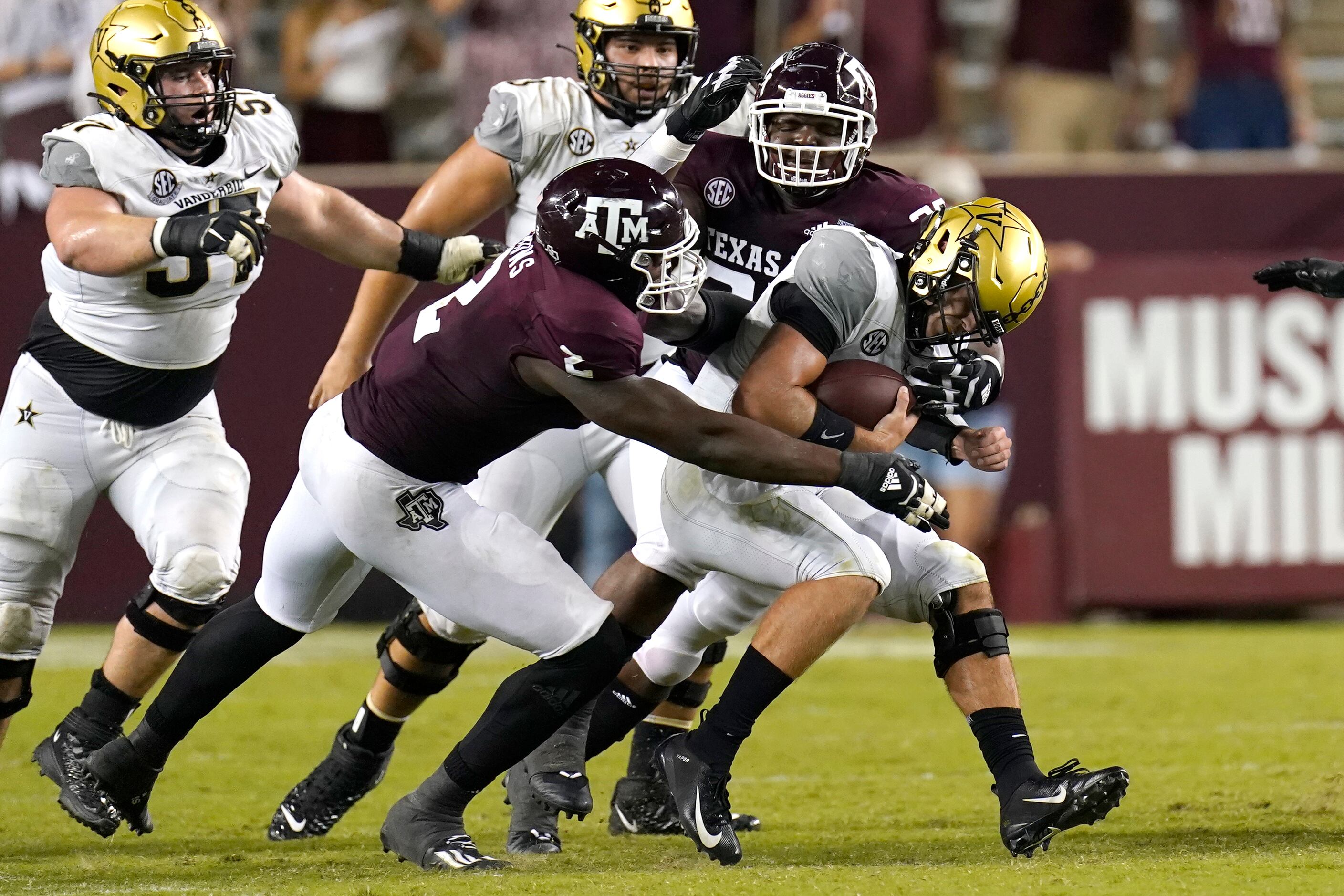 Arkansas-Vanderbilt game suspended until Sunday