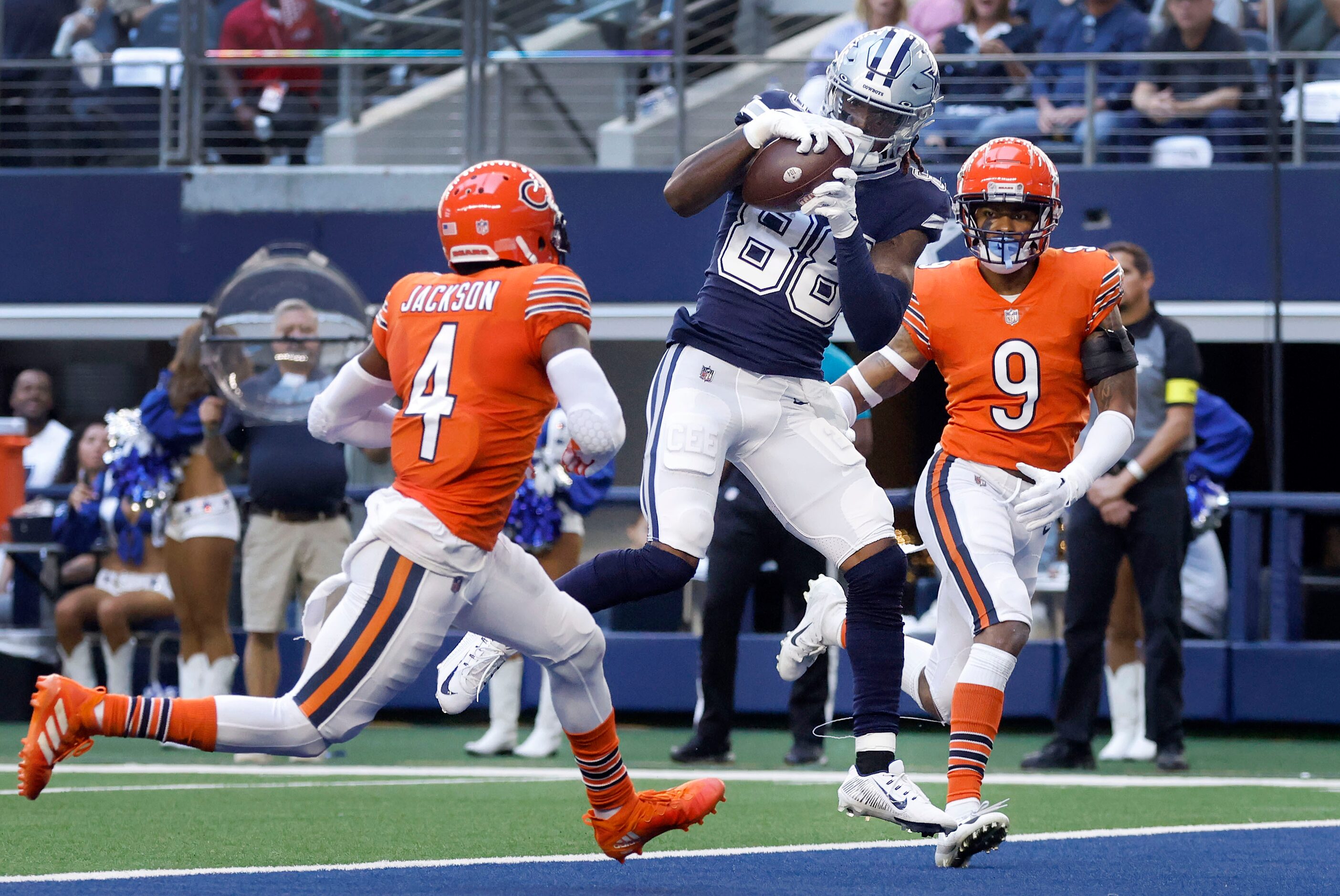 Dallas Cowboys wide receiver CeeDee Lamb (88) pulls in a first quarter touchdown pass...