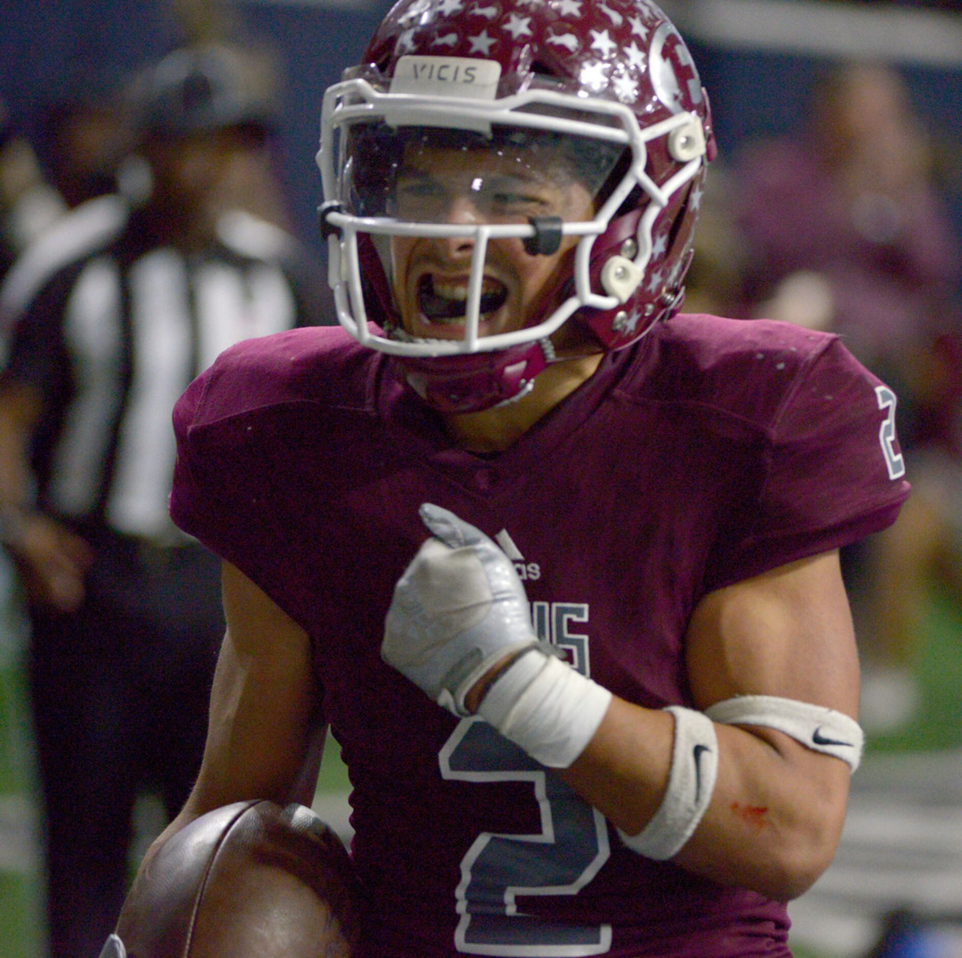 Ennis' Dyllan Santos celebrates after his touchdown in the second half during a Class 5A...