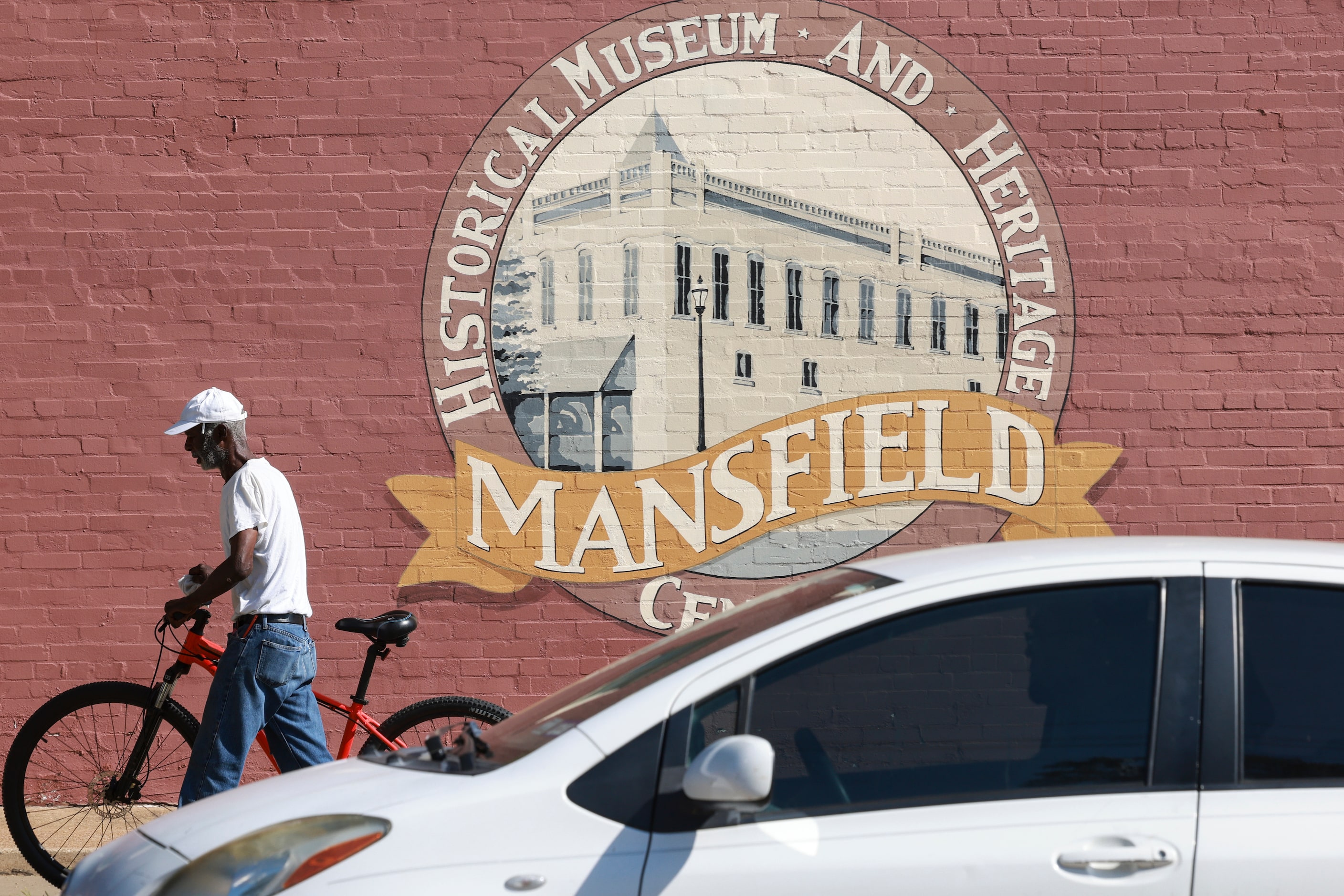 This sign is found outside the Historical Museum and Heritage Center in Mansfield.