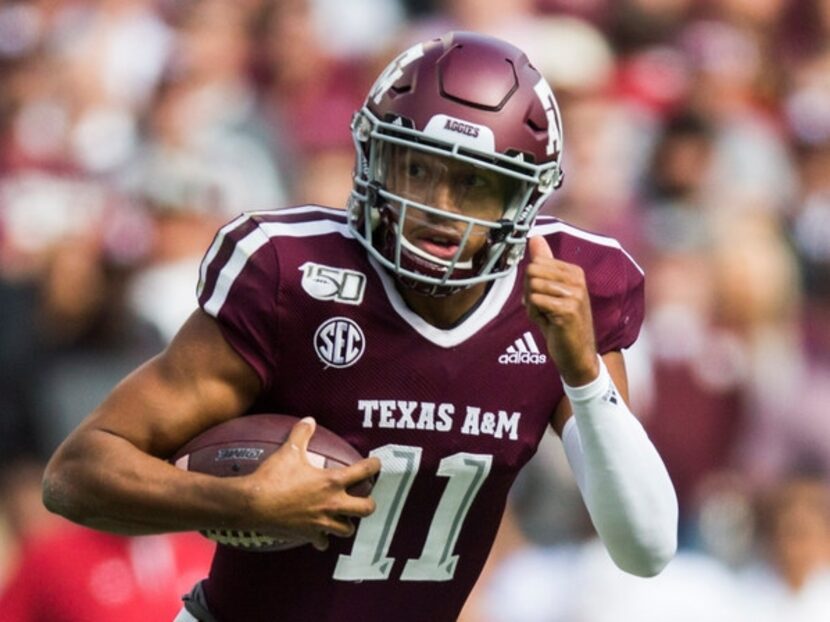 Texas A&M Aggies quarterback Kellen Mond (11) runs the ball during the second quarter of a...