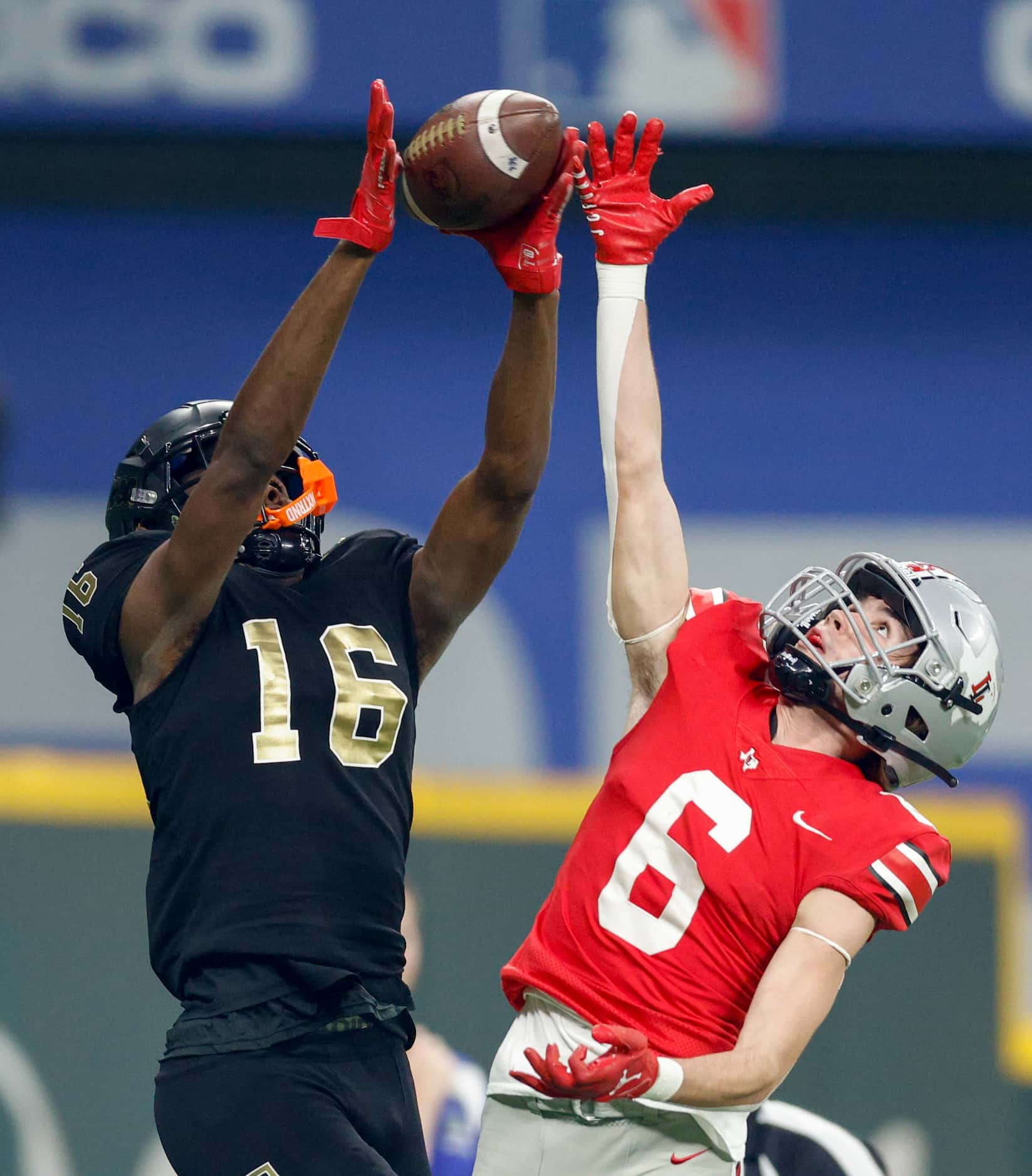 South Oak Cliff wide receiver Trey Jackson (16) fails to haul in a catch over Lovejoy...