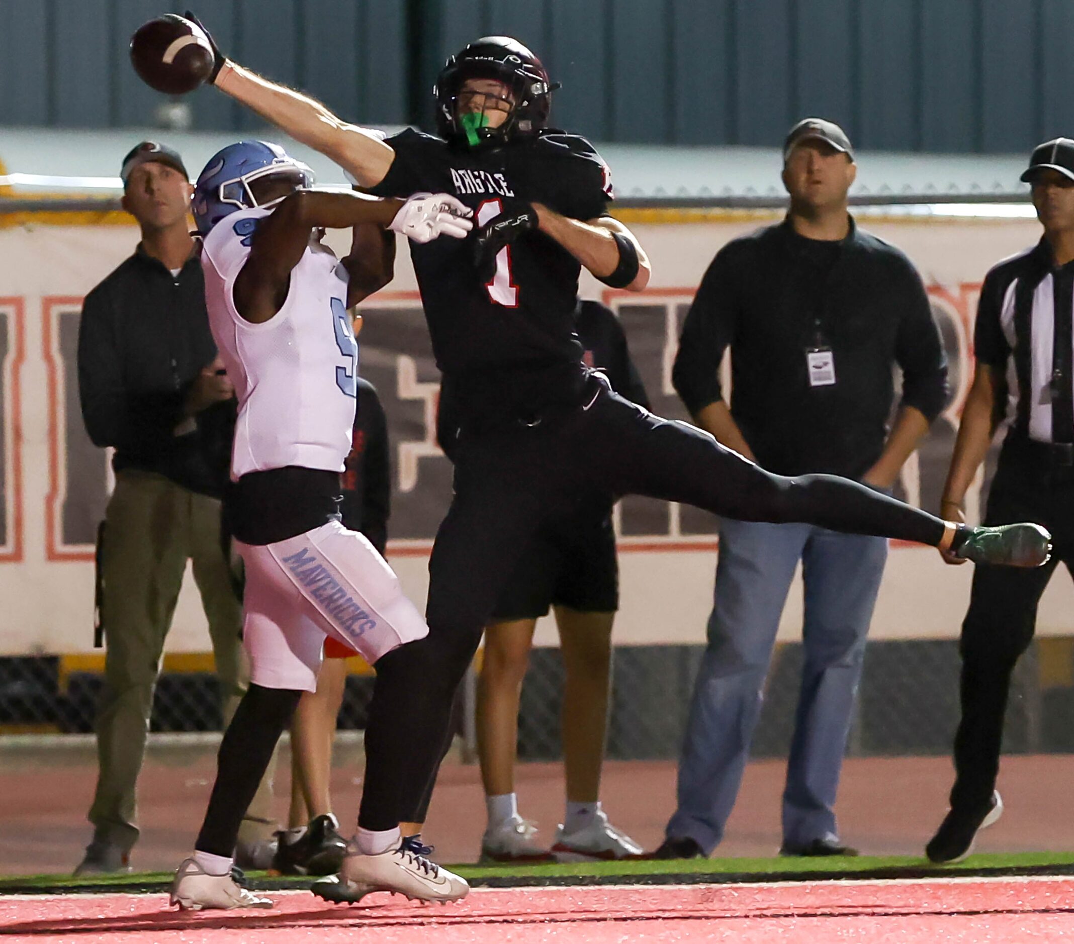 Argyle wide receiver Will Krzysiak (1) tries for a one handed reception against Frisco...