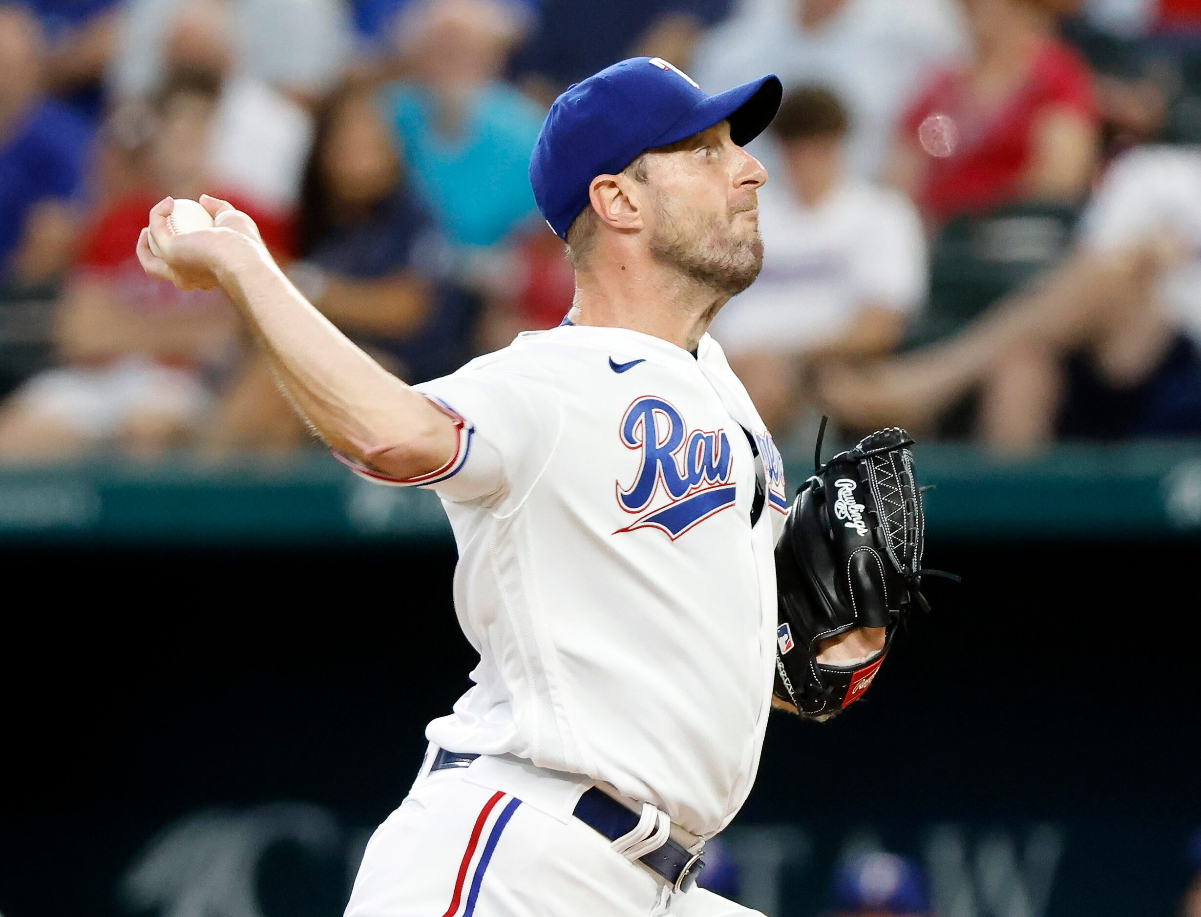 Texas Rangers starting pitcher Max Scherzer (31) throws against the Chicago White Sox during...