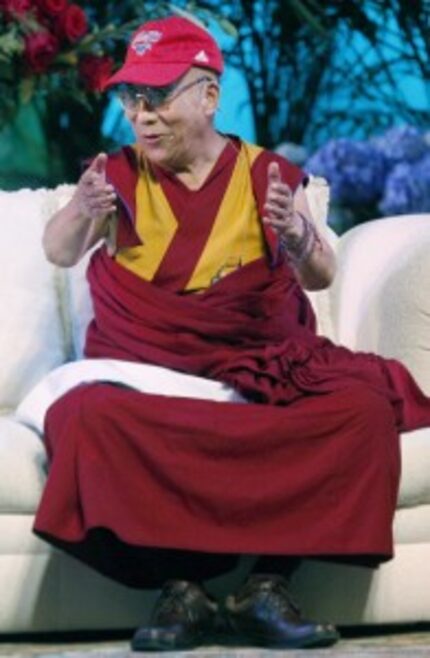  Click to enlarge the greatest photo ever taken of the Dalai Lama. (LM Otero/Associated Press)