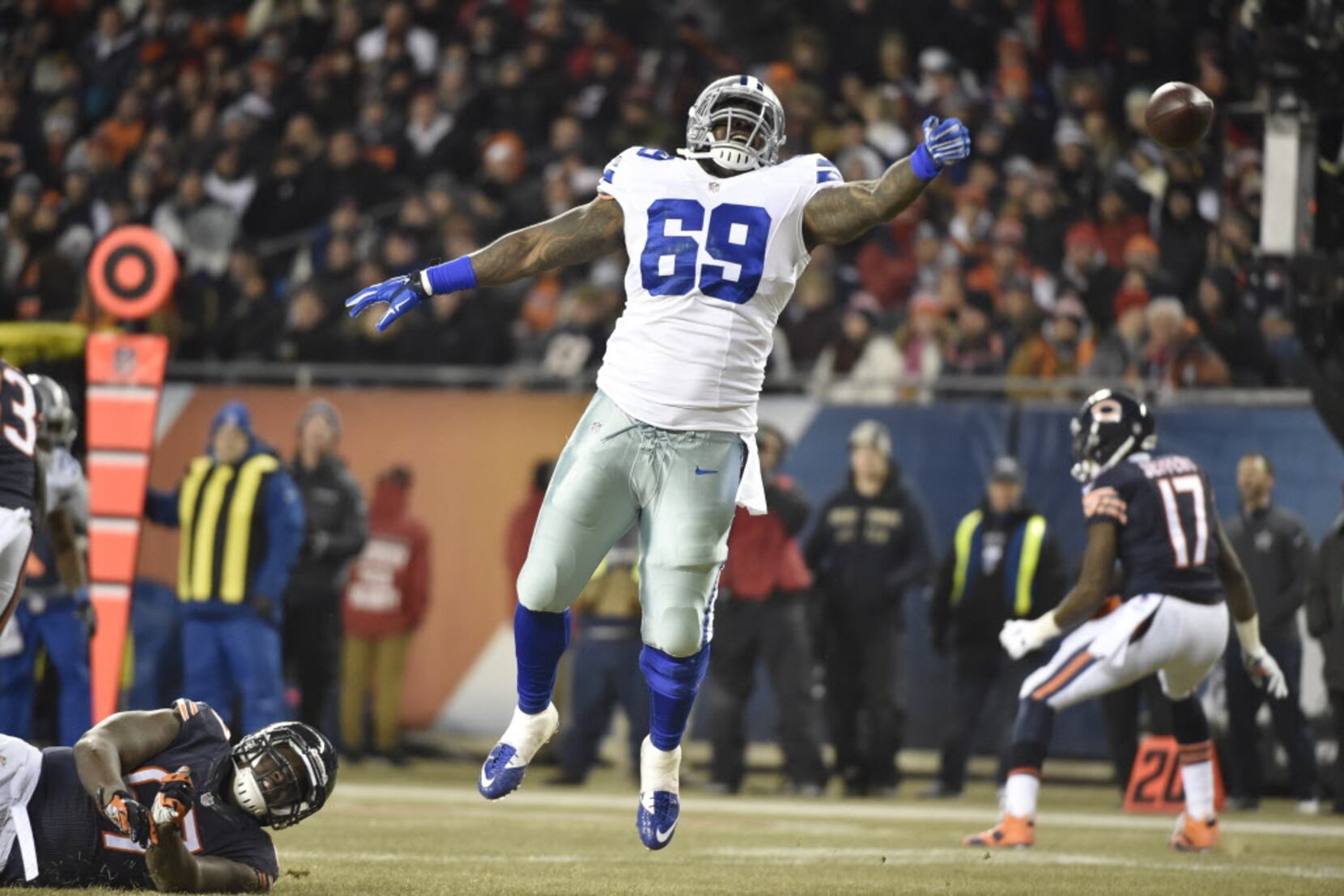 Chicago Bears defensive tackle Henry Melton (69) leaves the game