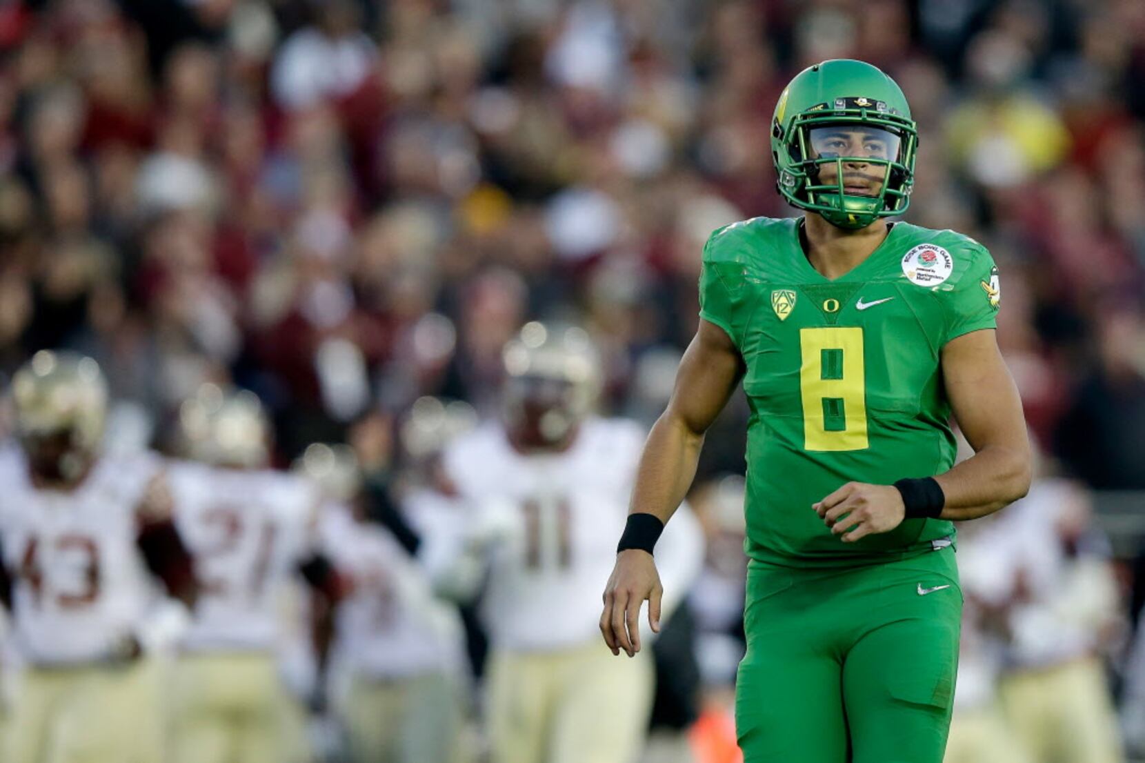 Marcus Mariota throws for five touchdowns as Oregon beats Cal