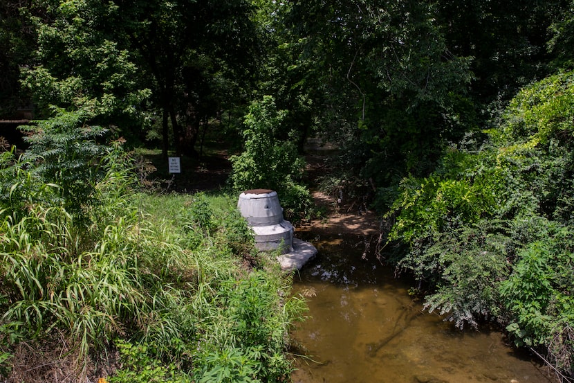 El arroyo junto a la primaria Park Crest ahora es inaccessible debido a que se hallaron...