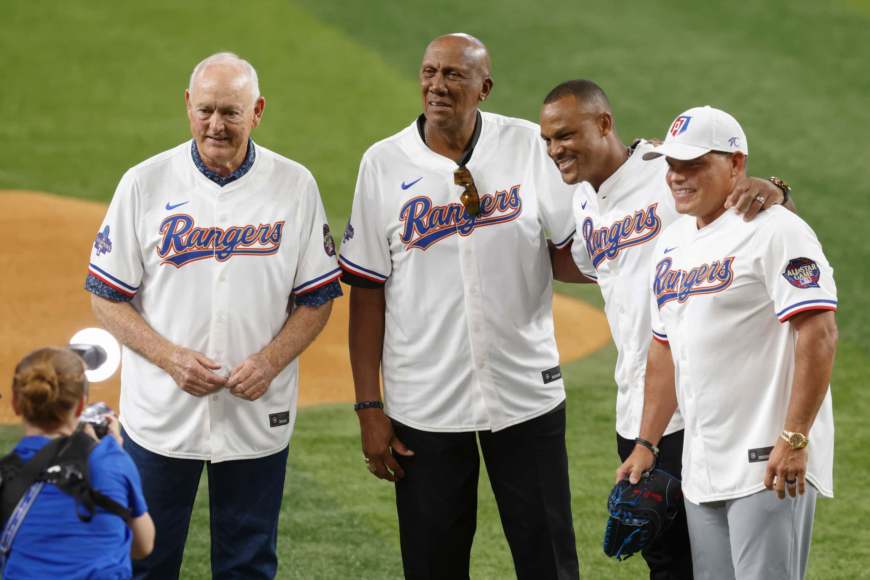 Hall of Famers Nolan Ryan (left), Fergie Jenkins (second from left) pose for a photo with...