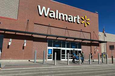 Walmart está concentrando su personal corporativo en su sede de Bentonville, Ark., y en...