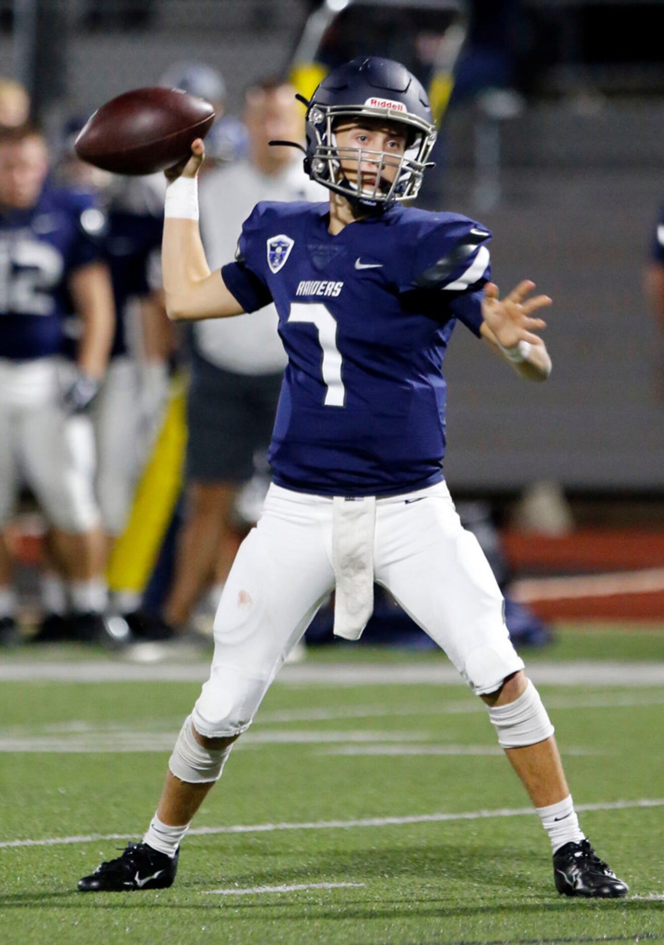 Wylie East QB Cade Adamson (7) throws a pass during the first half of the Mesquite Poteet...