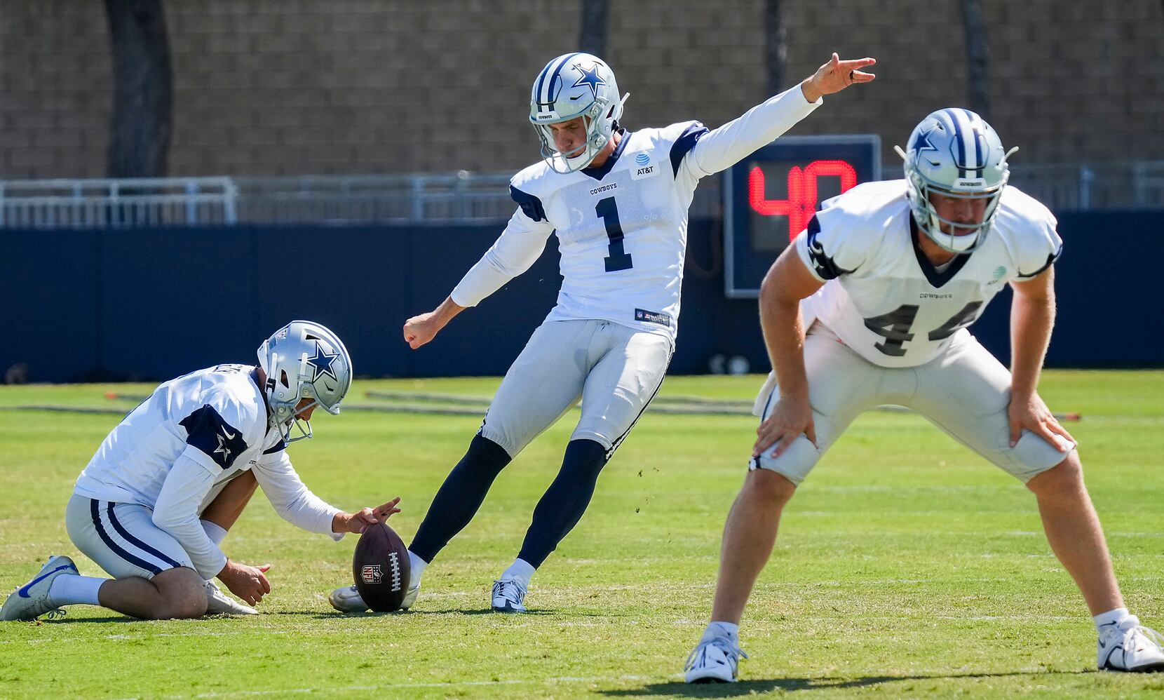 Cowboys cut struggling kicker Tristan Vizcaino; USFL product Brandon Aubrey  only K on roster