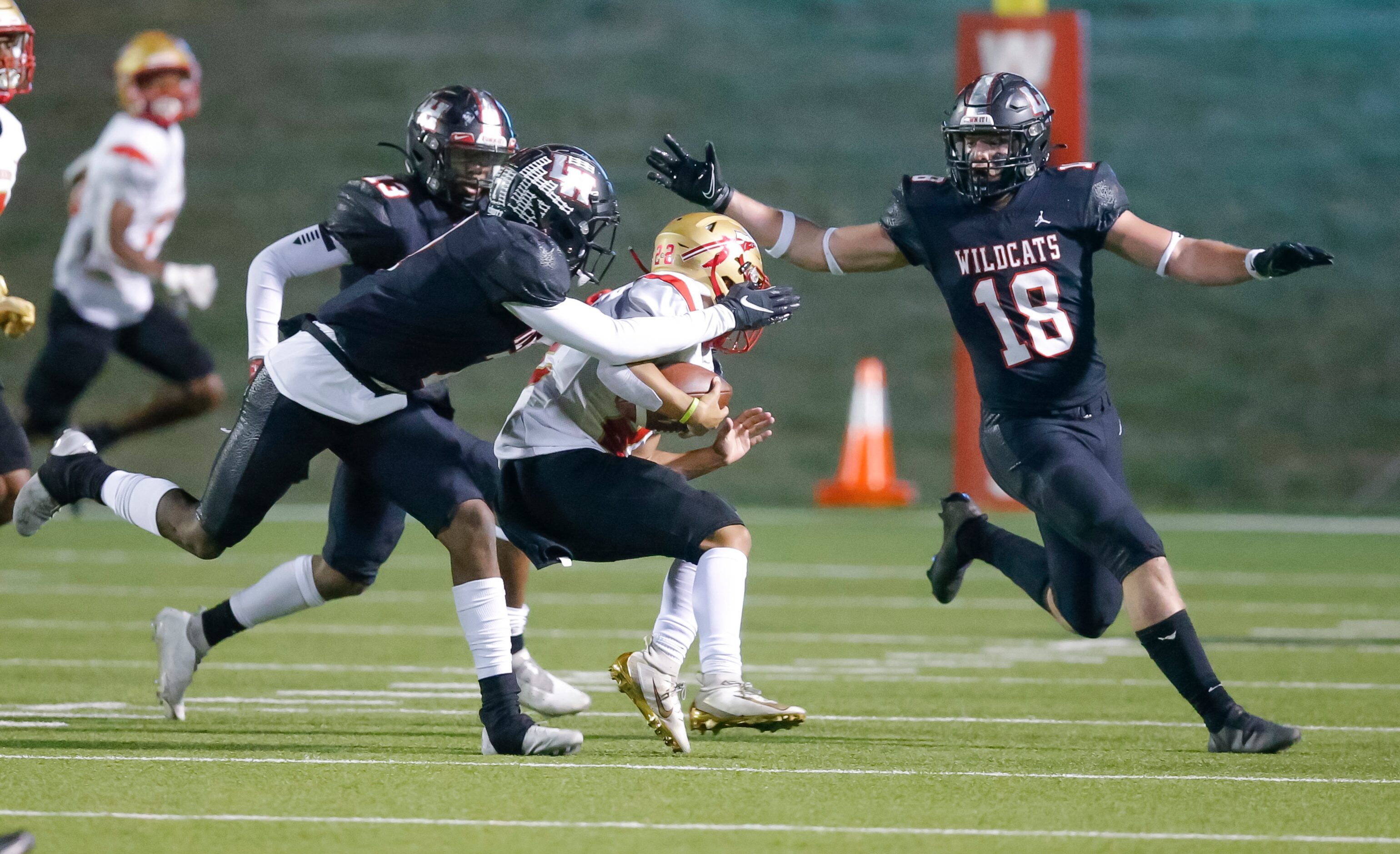 South Grand Prairie sophomore running back Jaden Stanley (22) carries the ball as Lake...