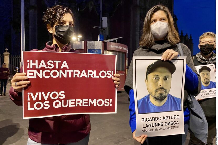 Manifestantes exigieron esta semana frente a Palacio Nacional de México intensificar la...