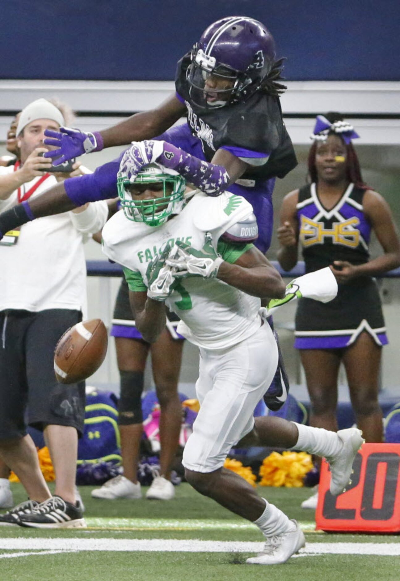 Lake Dallas defensive back Kobe Boyce (3) breaks up a third-down pass intended for Everman's...