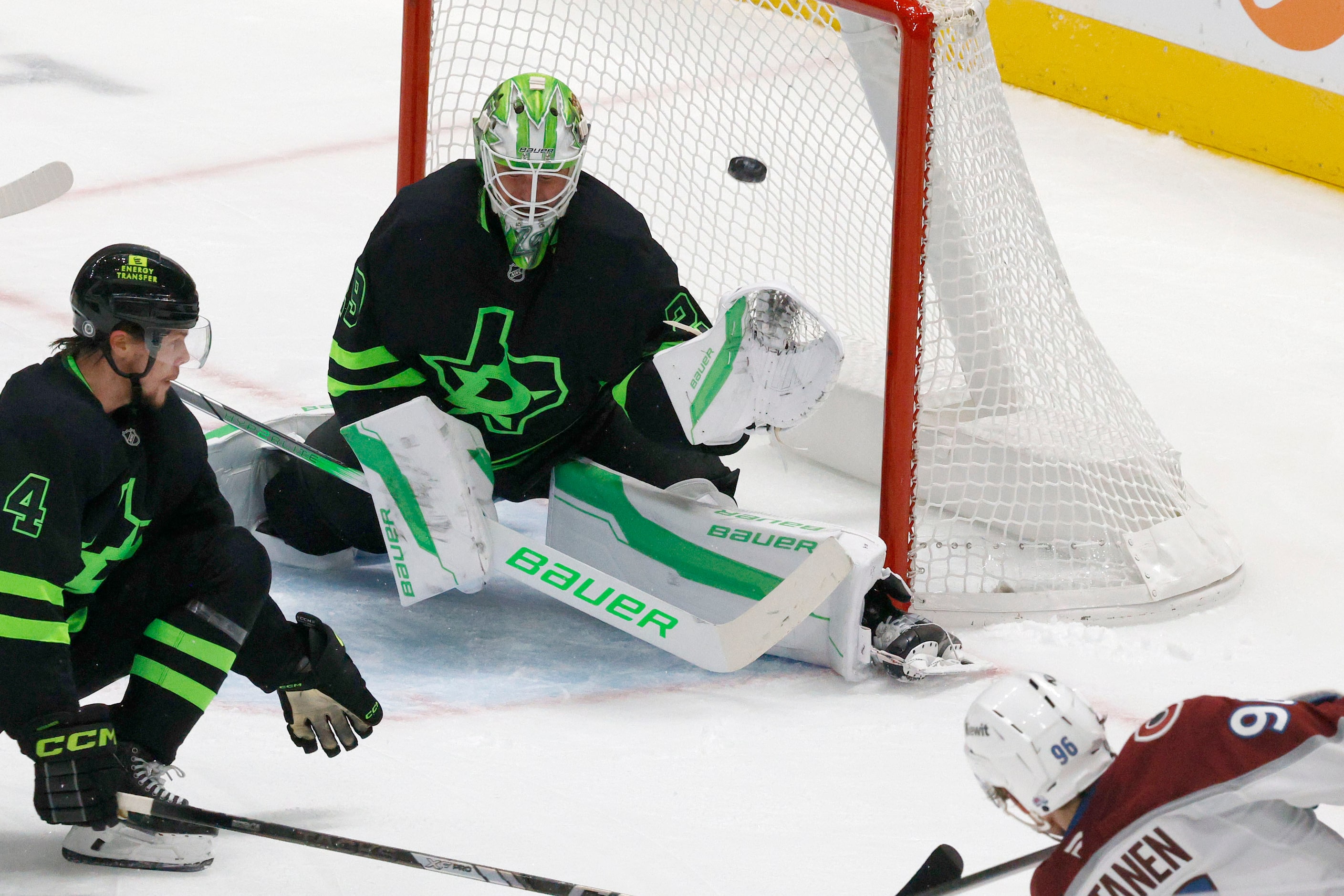 Colorado Avalanche right wing Mikko Rantanen (96) scores a goal against Dallas Stars...