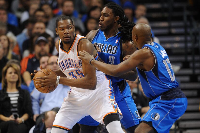 Feb 4, 2013; Oklahoma City, OK, USA; Oklahoma City Thunder forward Kevin Durant (35) handles...