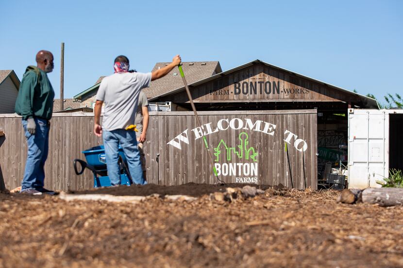 Workers outside at Bonton Farms.