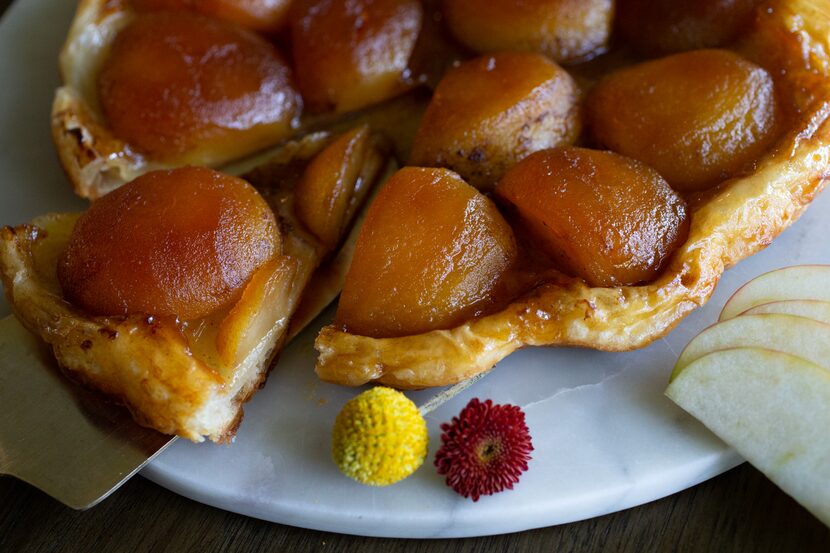 The apple tarte tatin is baked in a skillet.