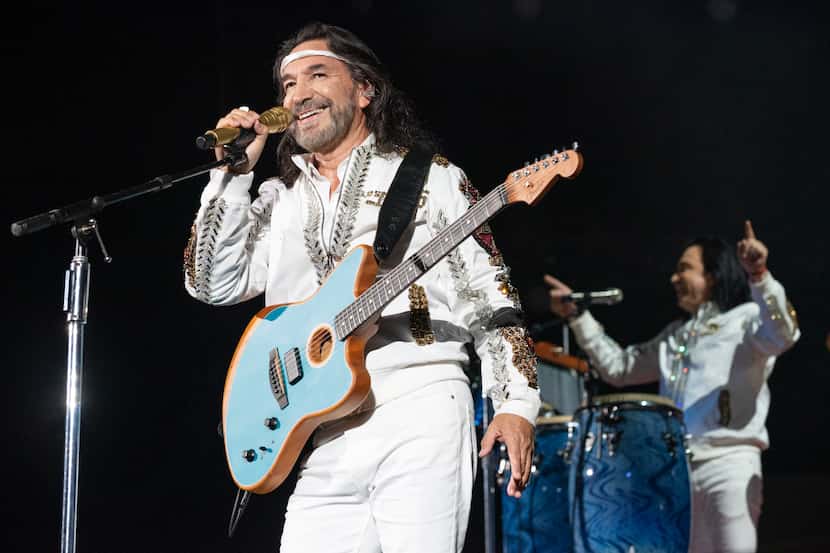 Los Bukis performed in concert at the AT&T Stadium in Arlington on Wednesday.
