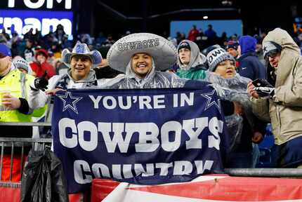 Seguidores de origen mexicano se hacen notar en los partidos que los Cowboys juegan en el...