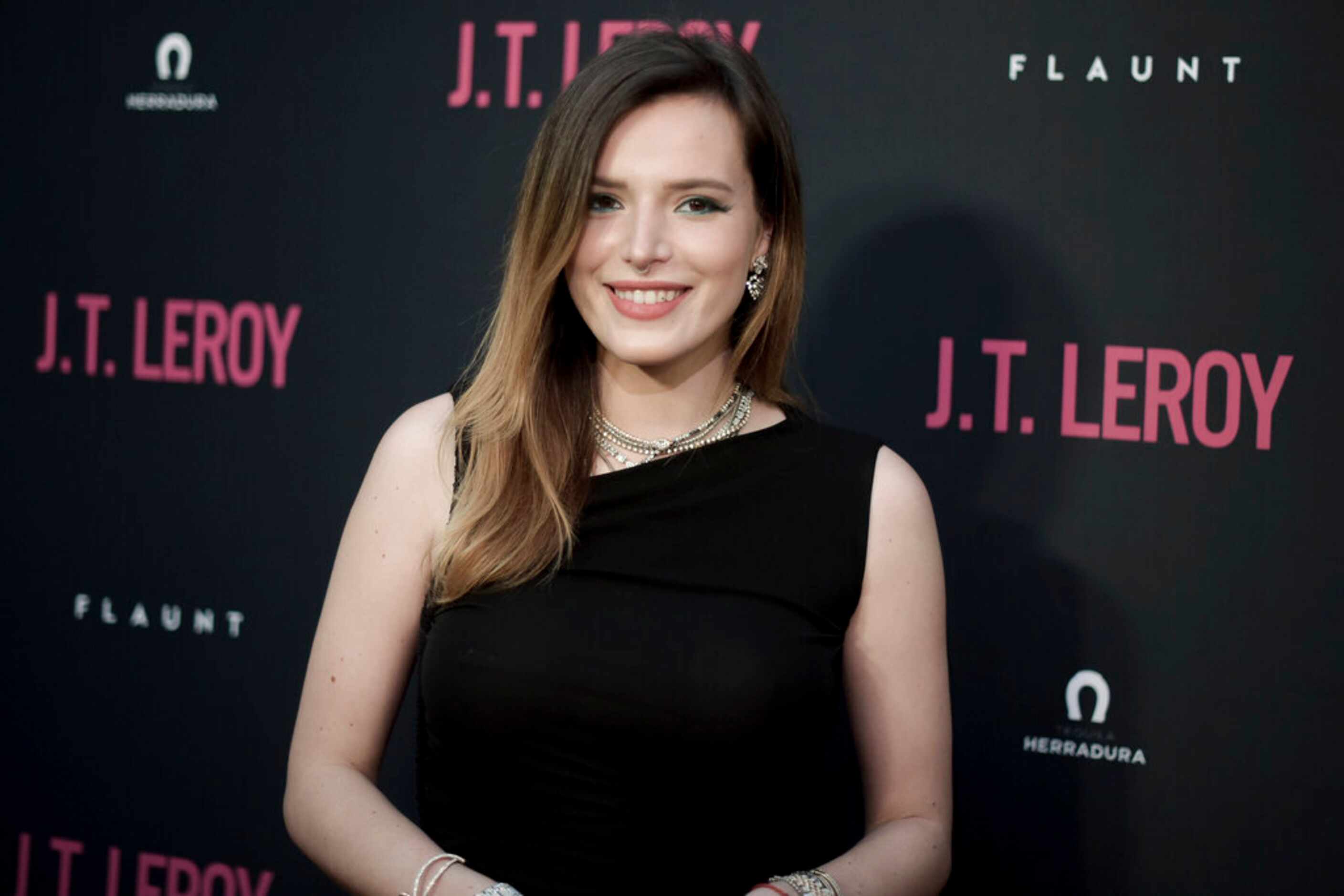 Bella Thorne dirigirá película porno para el sitio Pornhub