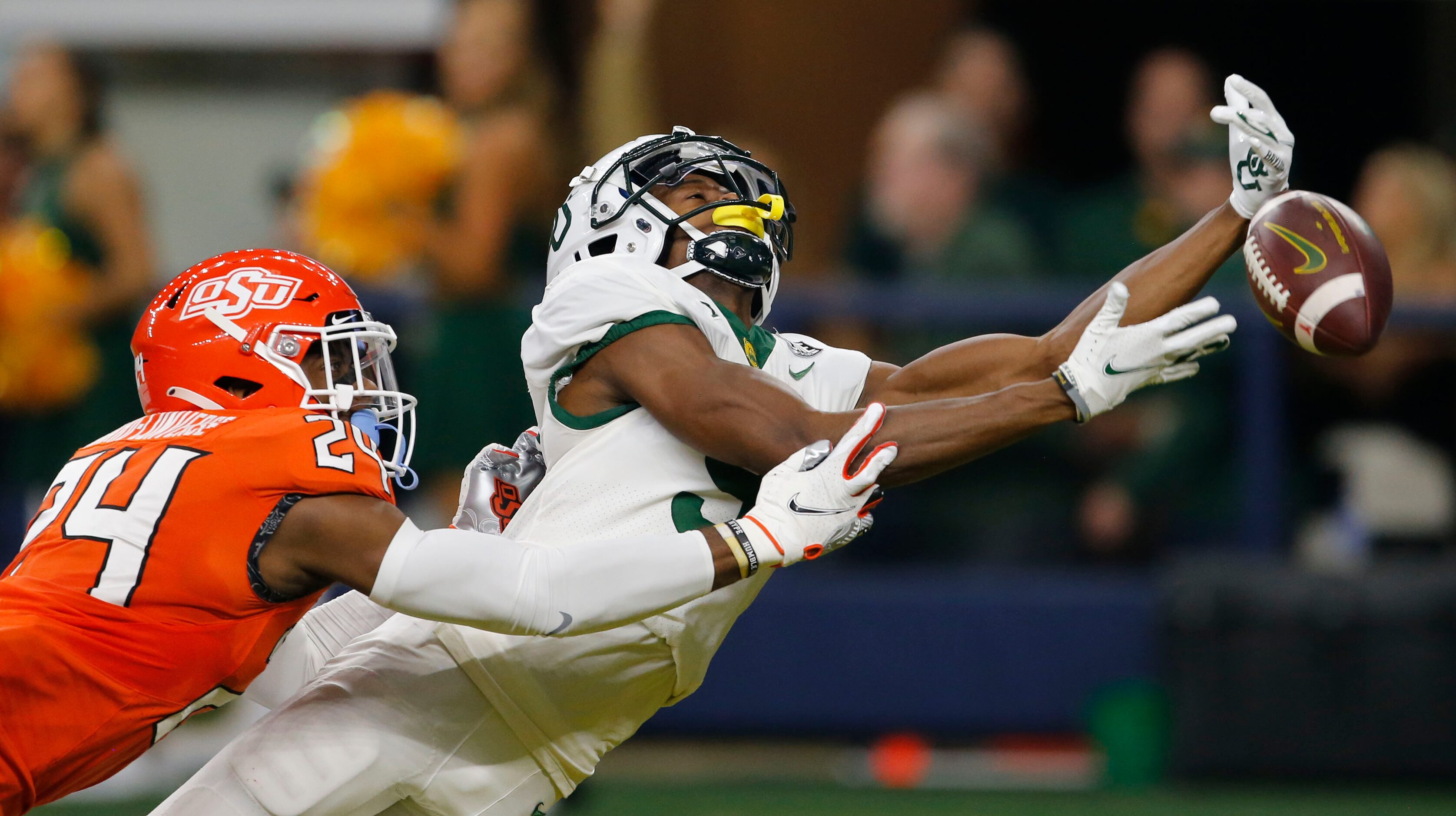 Baylor Bears wide receiver Tyquan Thornton (9) can’t hold onto a pass in the end zone, as...