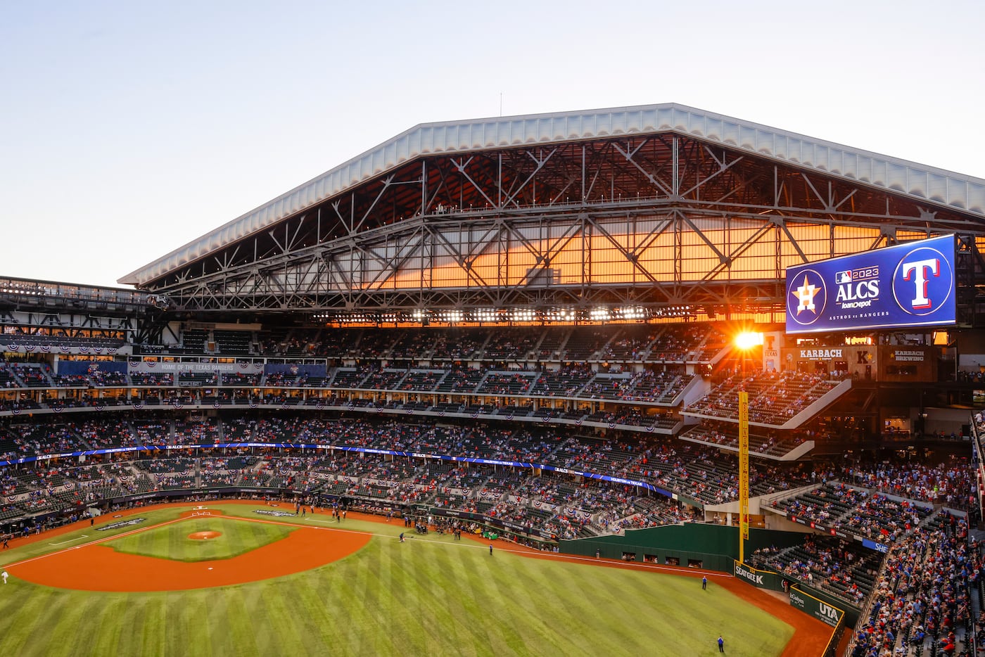 Pitching mistakes sink Rangers in ugly ALCS Game 4 loss to Astros