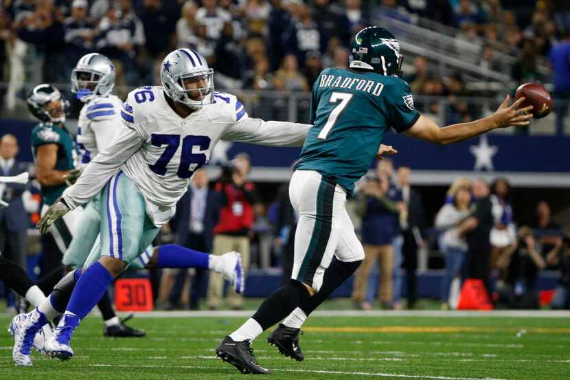 Dallas Cowboys defensive end Greg Hardy (76) rushes Philadelphia Eagles quarterback Sam...