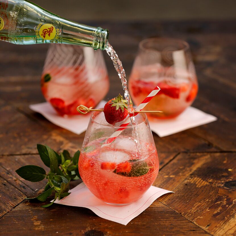 Strawberry mint fizz drinks