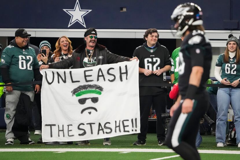 Some holiday cheer from Philadelphia Eagles offensive linemen